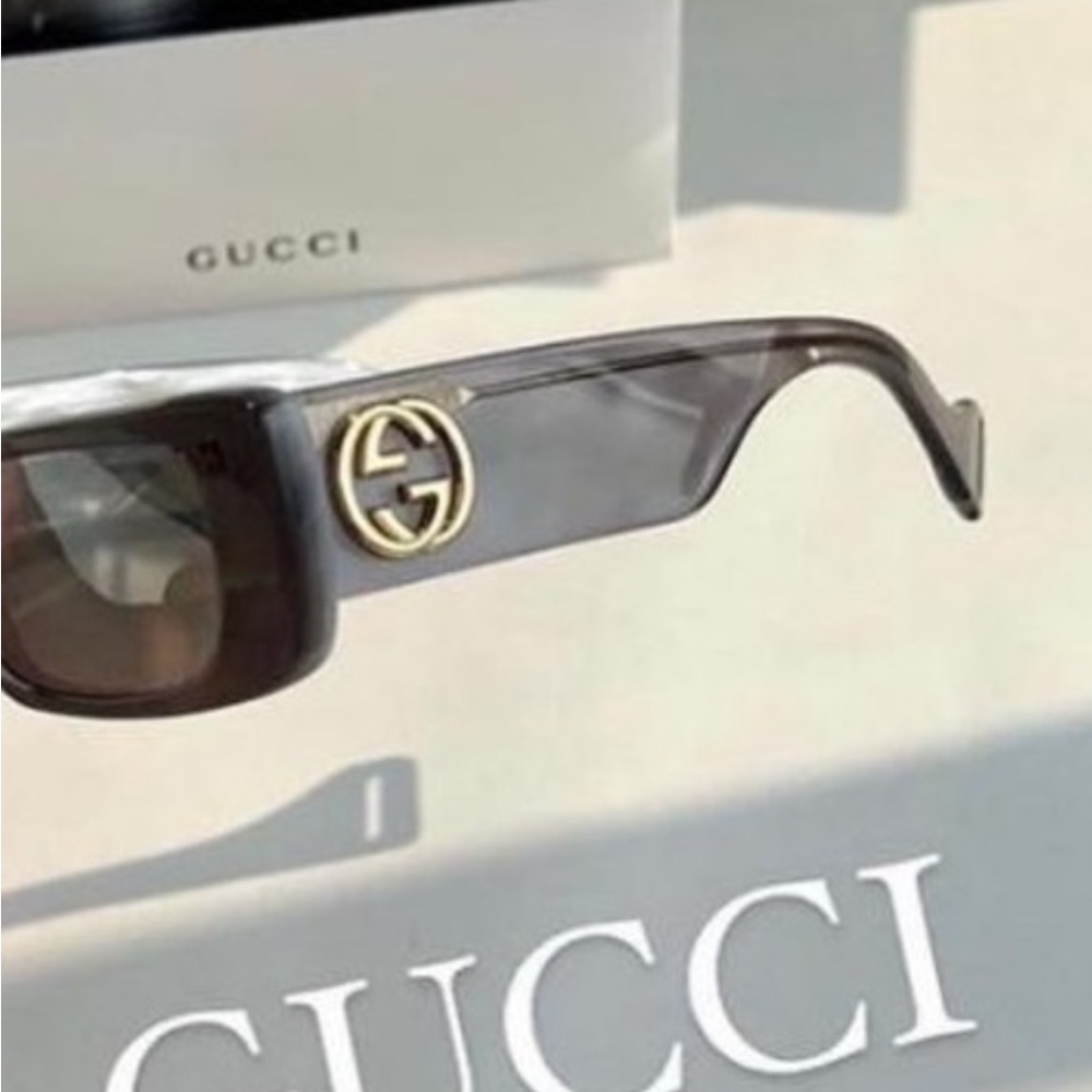New GUCCI Monochromatic Rectangle Sunglasses w/ Interlocking G Temples - Picture 13 of 14